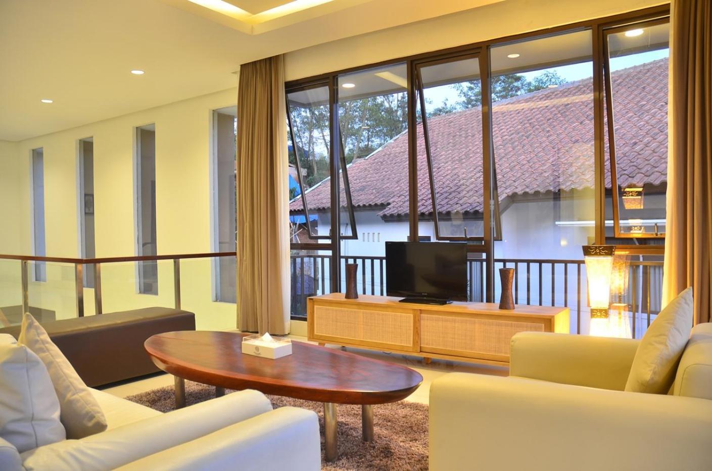 Oyama City View Villa 4 Bedrooms With A Private Swimming Pool 万隆 外观 照片